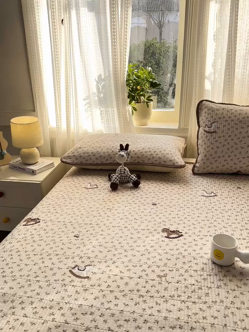 91家纺网 家纺一手货源 找家纺 家喜爱 2026新款木棉皱皱纱床盖（可提供买家秀） 摇马花野