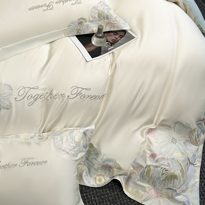 91家纺网 家纺一手货源 找家纺 2026新款高支高密刺绣四件套-花溪系列 花溪-奶昔白＋蓝