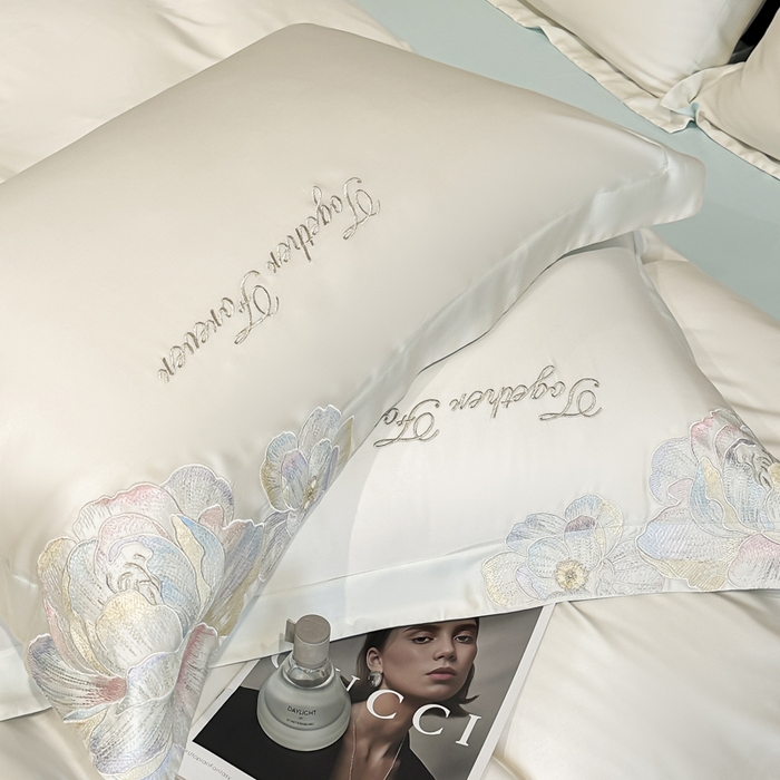 91家纺网 家纺一手货源 找家纺 2026新款高支高密刺绣四件套-花溪系列 花溪-奶昔白＋蓝