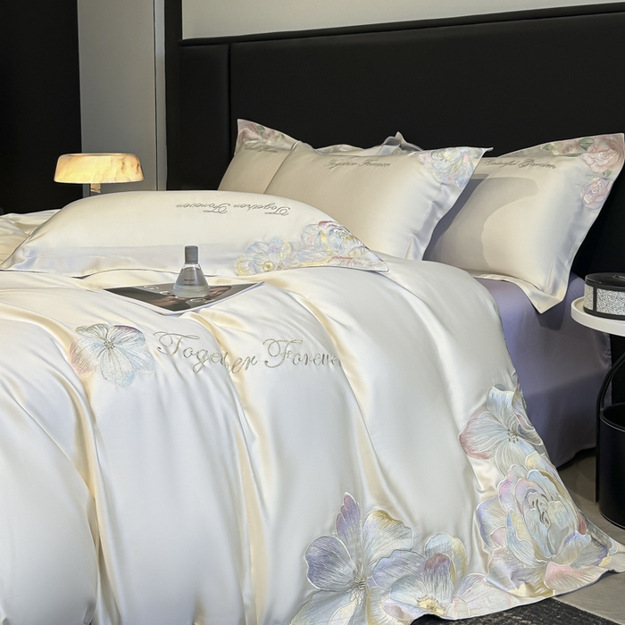 91家纺网 家纺一手货源 找家纺 2026新款高支高密刺绣四件套-花溪系列 花溪-奶昔白＋紫