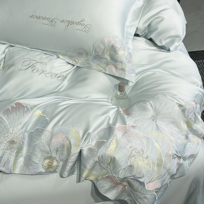 91家纺网 家纺一手货源 找家纺 2026新款高支高密刺绣四件套-花溪系列 花溪-天空蓝