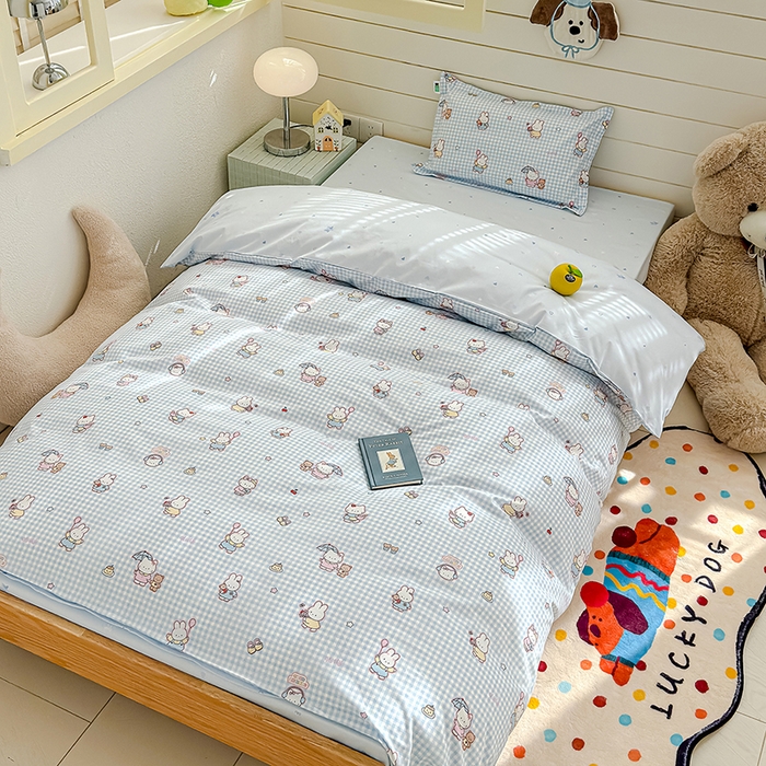 91家纺网 家纺一手货源 找家纺 良佐生活  2026年新款A类铂金精梳全棉学生三件套 乐兔蓝