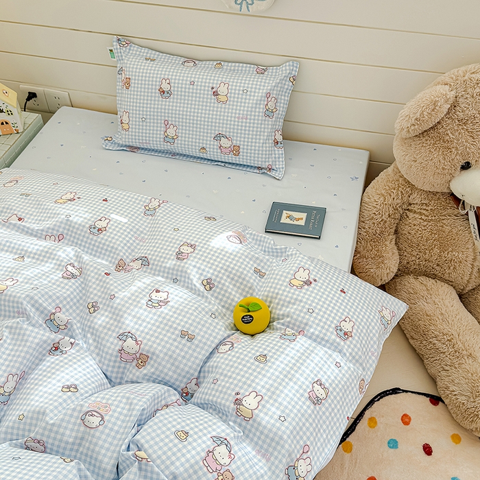 91家纺网 家纺一手货源 找家纺 良佐生活  2026年新款A类铂金精梳全棉学生三件套 乐兔蓝