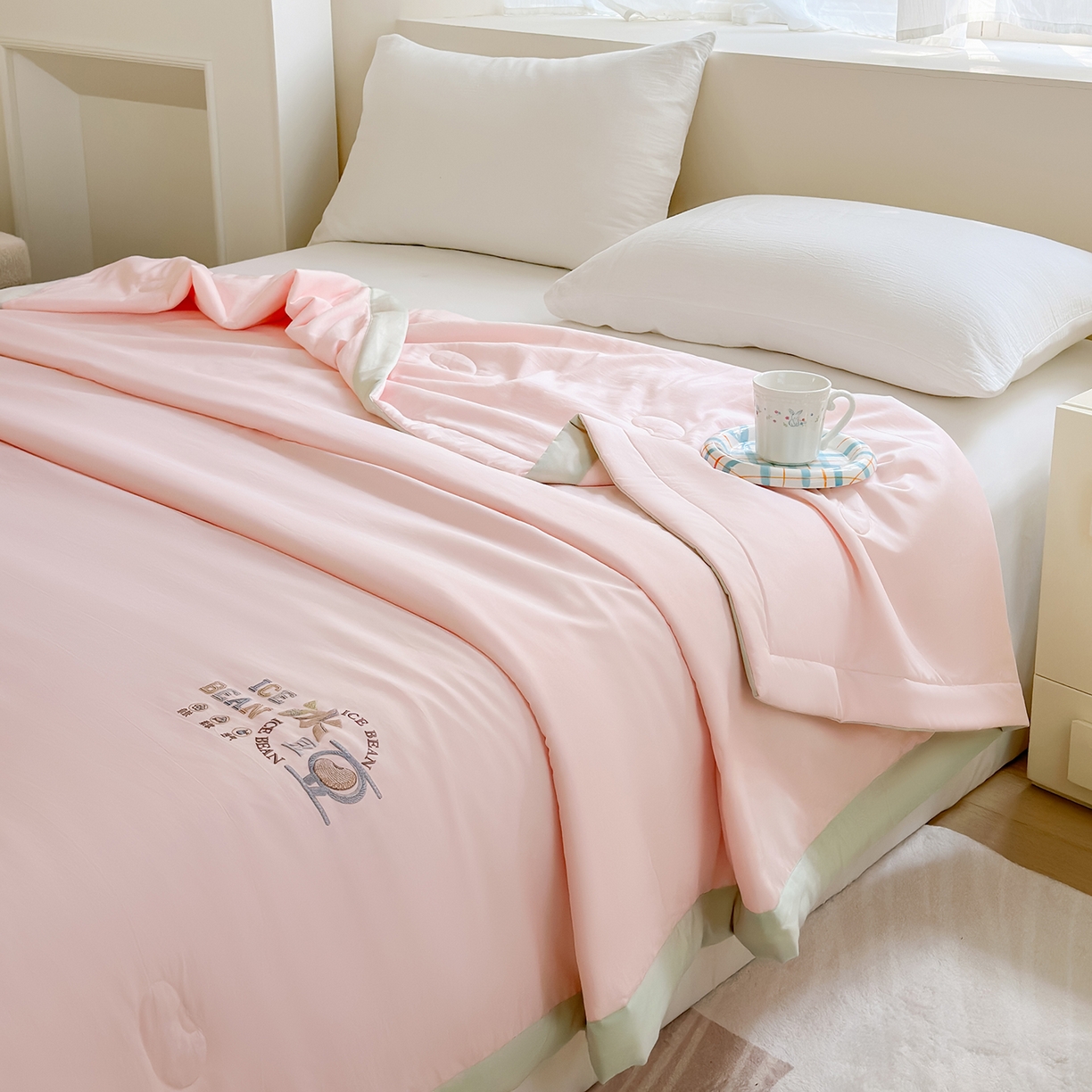 91家纺网 家纺一手货源 找家纺 摩时 2026春夏新款天丝莱赛尔大豆纤维被纯色系列夏凉被空调被 樱花粉