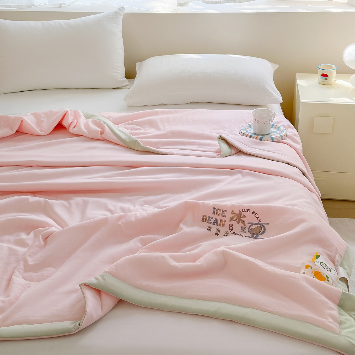 91家纺网 家纺一手货源 找家纺 摩时 2026春夏新款天丝莱赛尔大豆纤维被纯色系列夏凉被空调被 樱花粉