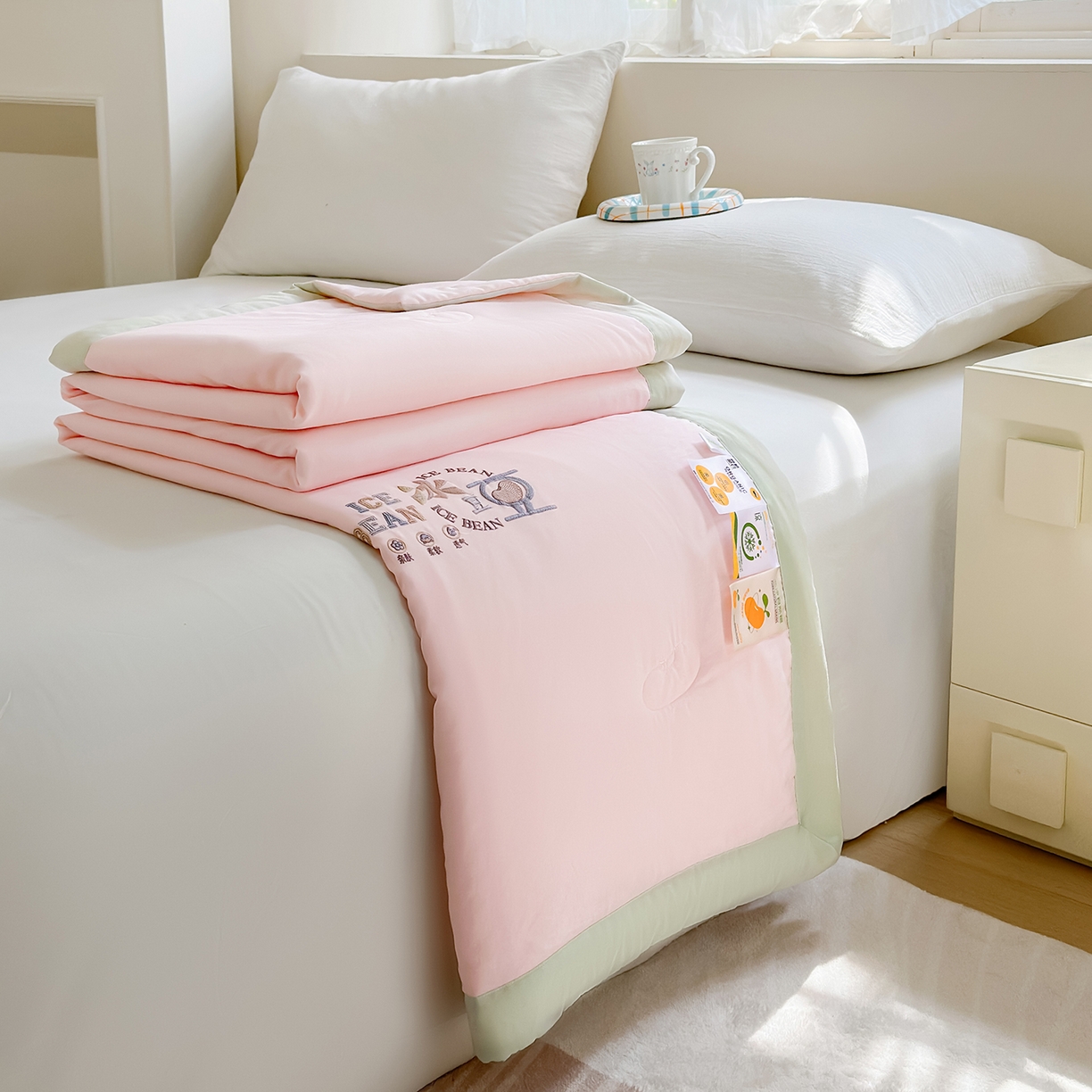 91家纺网 家纺一手货源 找家纺 摩时 2026春夏新款天丝莱赛尔大豆纤维被纯色系列夏凉被空调被 樱花粉