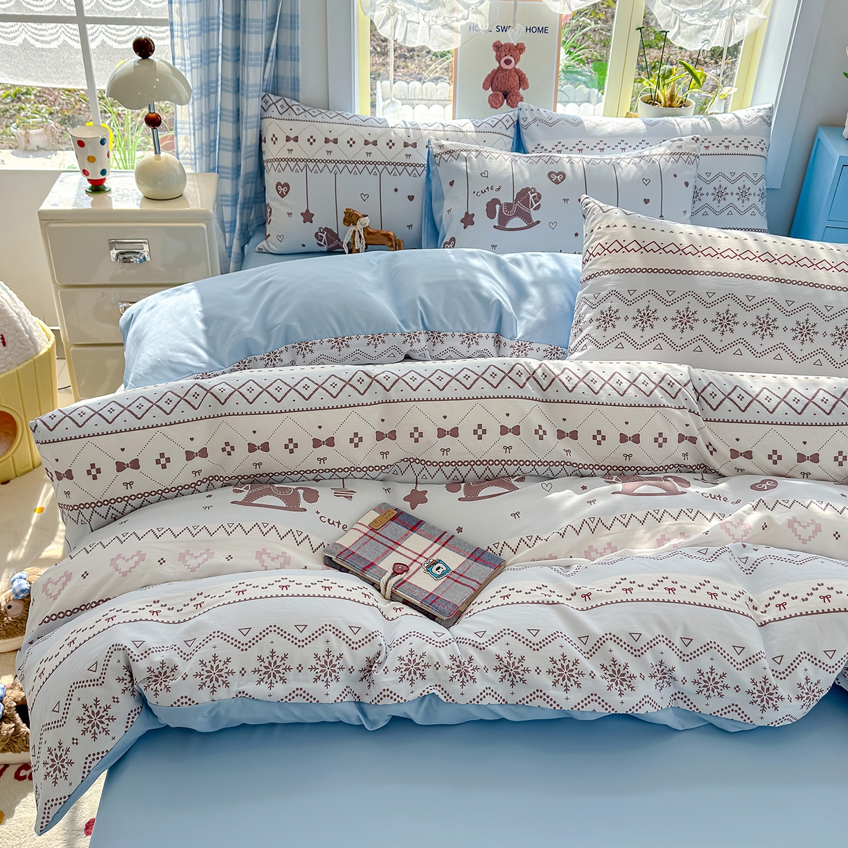 91家纺网 家纺一手货源 找家纺 铺尚美家纺 2026新款A类古法水洗仿棉云感纱四件套 英伦小木马