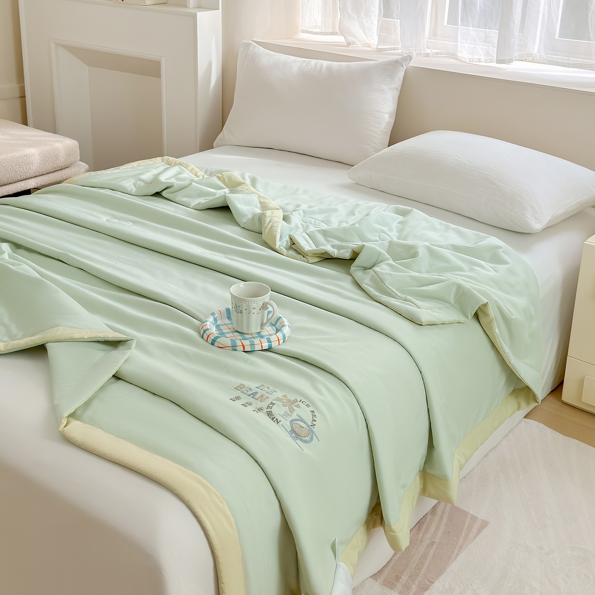 91家纺网 家纺一手货源 找家纺 摩时 2026春夏新款天丝莱赛尔大豆纤维被纯色系列夏凉被空调被 翡翠绿