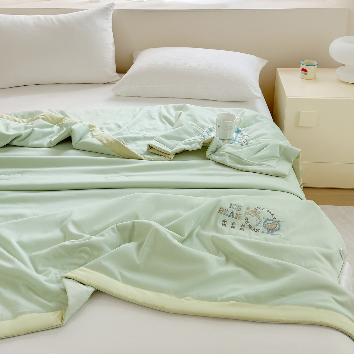 91家纺网 家纺一手货源 找家纺 摩时 2026春夏新款天丝莱赛尔大豆纤维被纯色系列夏凉被空调被 翡翠绿