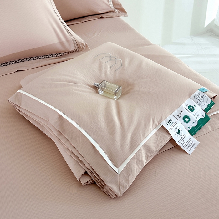 91家纺网 家纺一手货源 找家纺 欧夏家纺 2026新款氢氧丝凉感刺绣夏被拼角夏被纯色夏凉被空调被子薄被直播供货外贸 拿铁咖