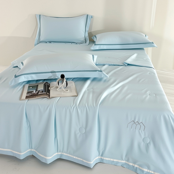 91家纺网 家纺一手货源 找家纺 欧夏家纺 2026新款氢氧丝凉感刺绣夏被拼角夏被纯色夏凉被空调被子薄被直播供货外贸 晴空蓝