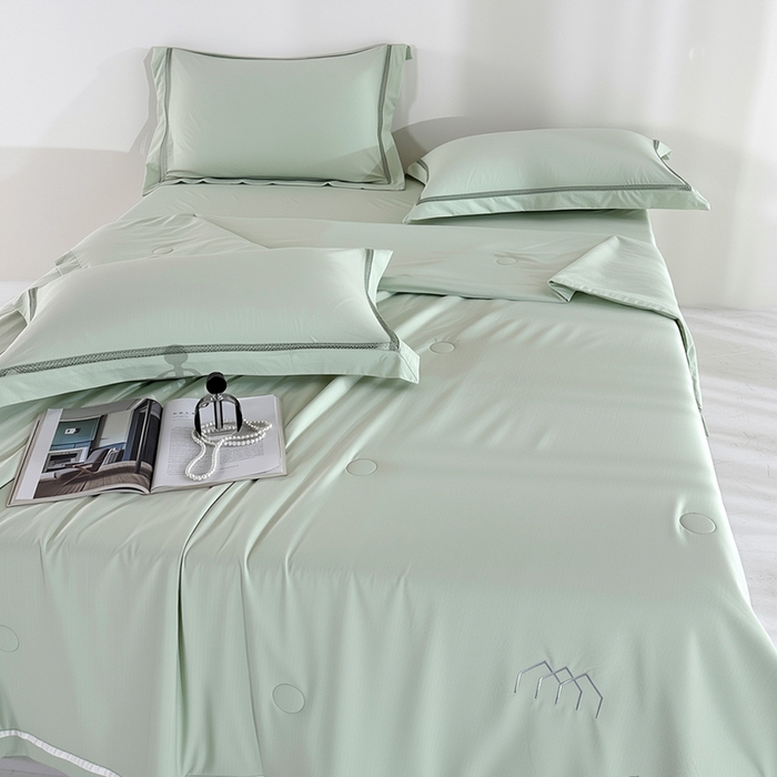 91家纺网 家纺一手货源 找家纺 欧夏家纺 2026新款氢氧丝凉感刺绣夏被拼角夏被纯色夏凉被空调被子薄被直播供货外贸 夏草绿