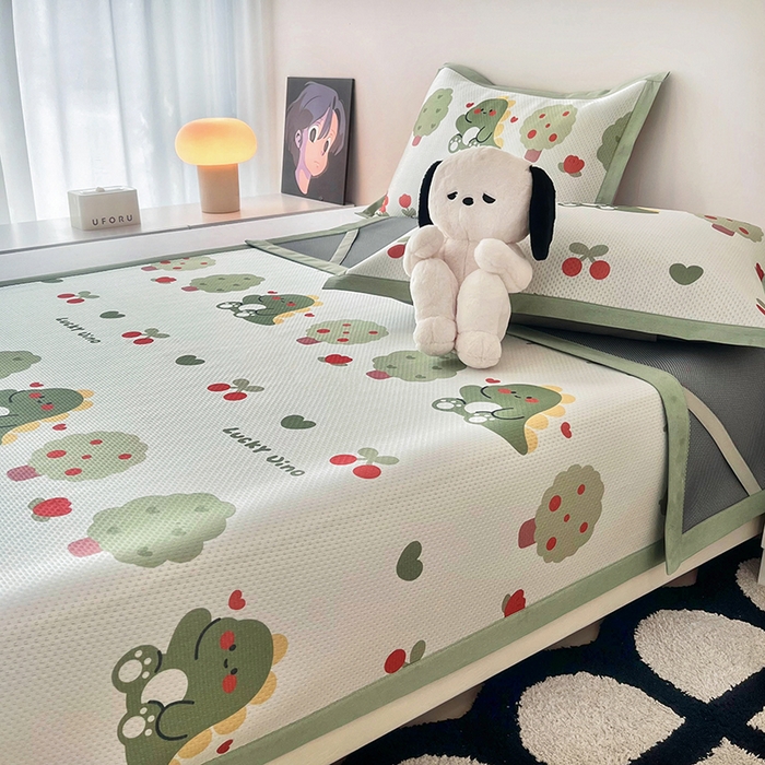 91家纺网 家纺一手货源 找家纺 倾慕家纺 2026新款A类满天星提花凉感凉席系列 森林龙宝宝