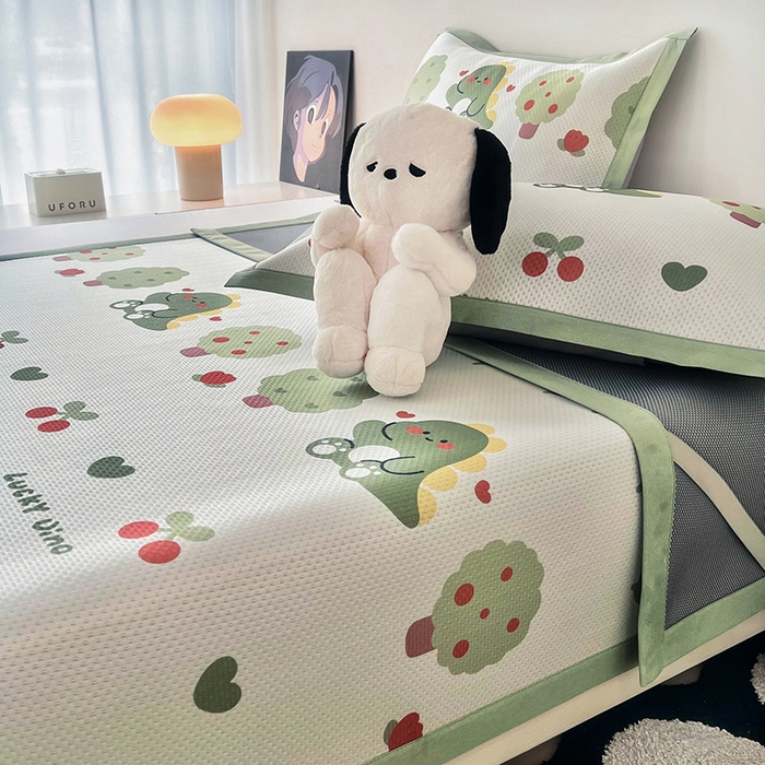 91家纺网 家纺一手货源 找家纺 倾慕家纺 2026新款A类满天星提花凉感凉席系列 森林龙宝宝