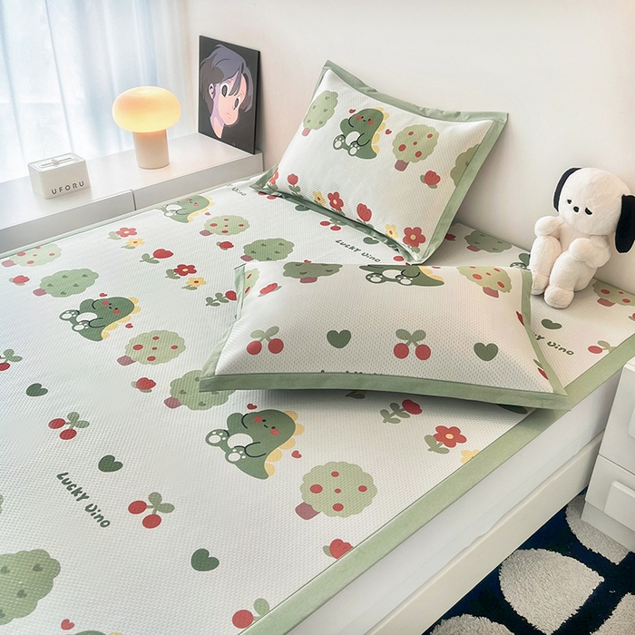 91家纺网 家纺一手货源 找家纺 倾慕家纺 2026新款A类满天星提花凉感凉席系列 森林龙宝宝