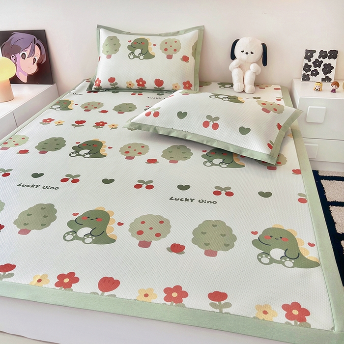 91家纺网 家纺一手货源 找家纺 倾慕家纺 2026新款A类满天星提花凉感凉席系列 森林龙宝宝