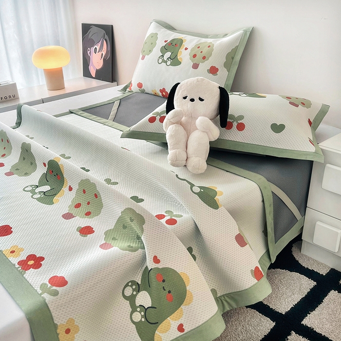 91家纺网 家纺一手货源 找家纺 倾慕家纺 2026新款A类满天星提花凉感凉席系列 森林龙宝宝