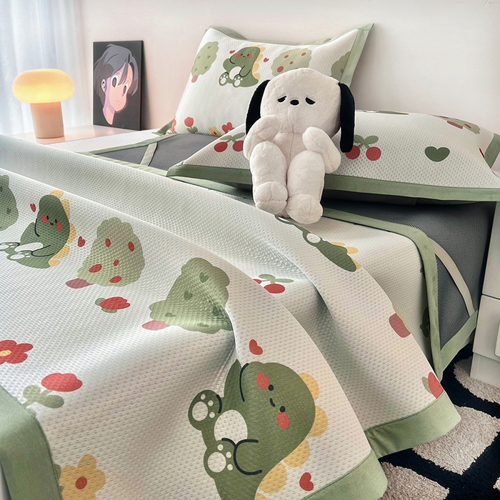 91家纺网 家纺一手货源 找家纺 倾慕家纺 2026新款A类满天星提花凉感凉席系列 森林龙宝宝