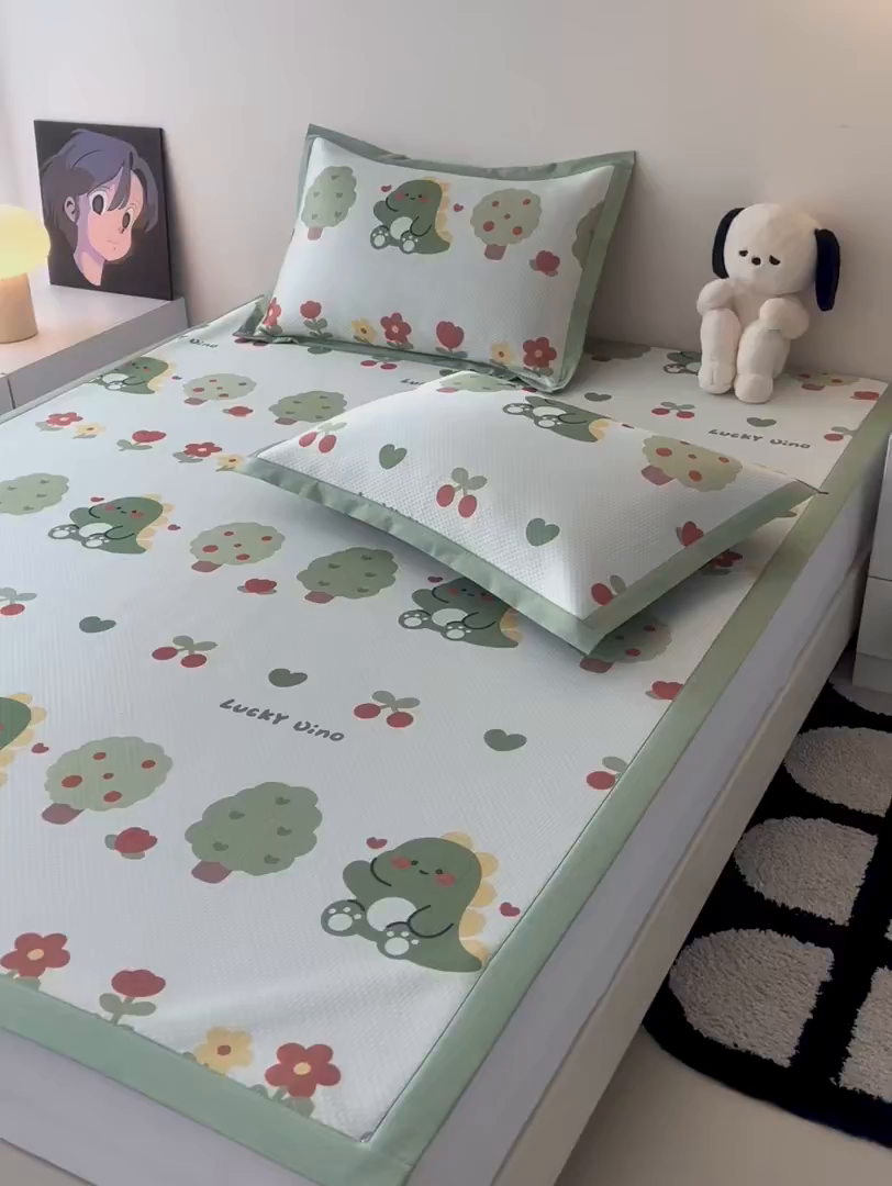 91家纺网 家纺一手货源 找家纺 倾慕家纺 2026新款A类满天星提花凉感凉席系列 森林龙宝宝