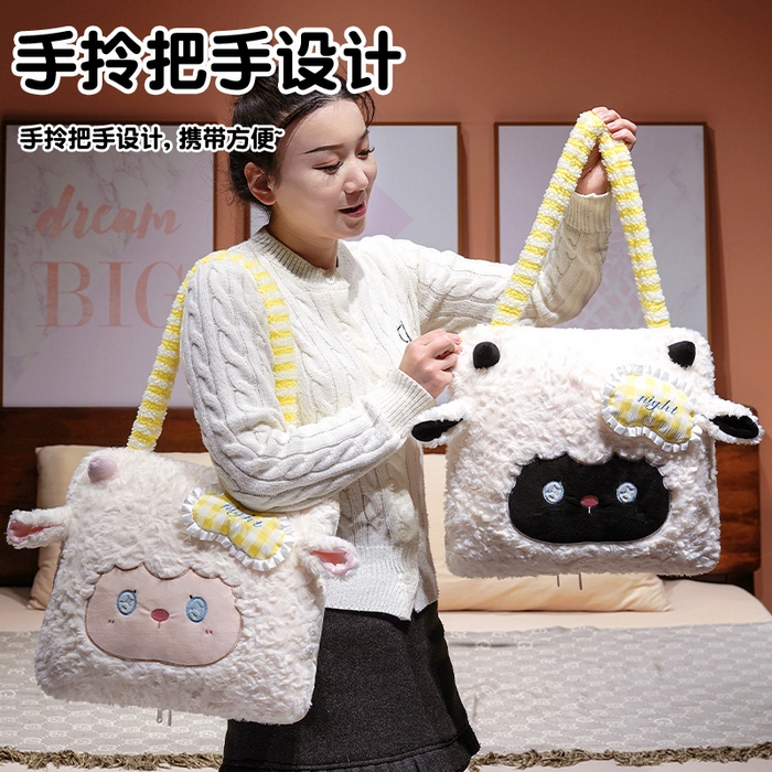 91家纺网 家纺一手货源 找家纺 仟亿莱  2026年新款绵绵羊手提式抱枕被 小黑羊抱枕被