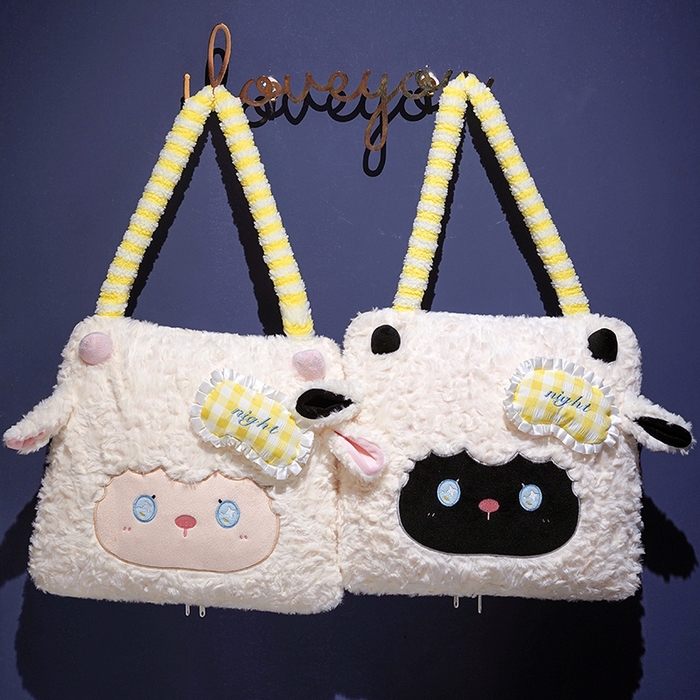 91家纺网 家纺一手货源 找家纺 仟亿莱  2026年新款绵绵羊手提式抱枕被 小黑羊抱枕被