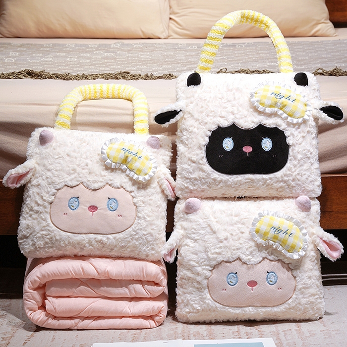 91家纺网 家纺一手货源 找家纺 仟亿莱  2026年新款绵绵羊手提式抱枕被 小黑羊抱枕被