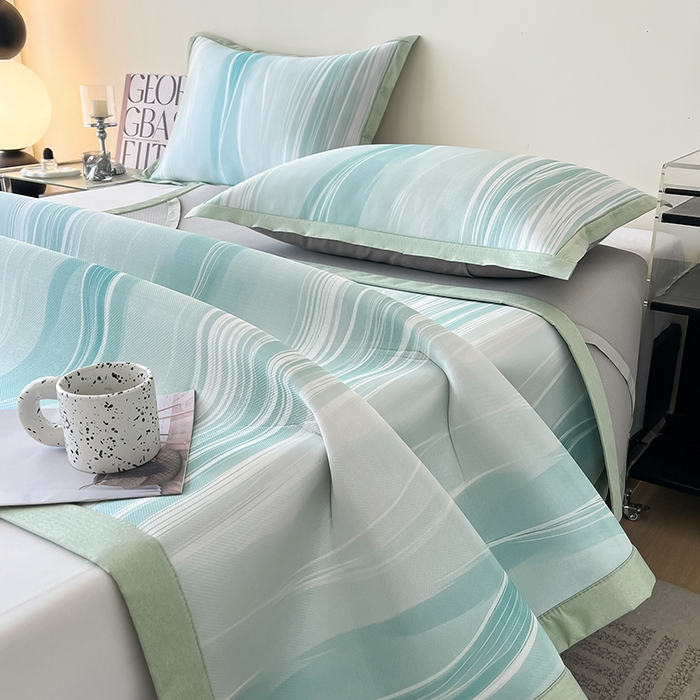 91家纺网 家纺一手货源 找家纺 倾慕家纺 2026新款A类简约风牛奶丝数码印花冰丝凉席 曲线幻影绿