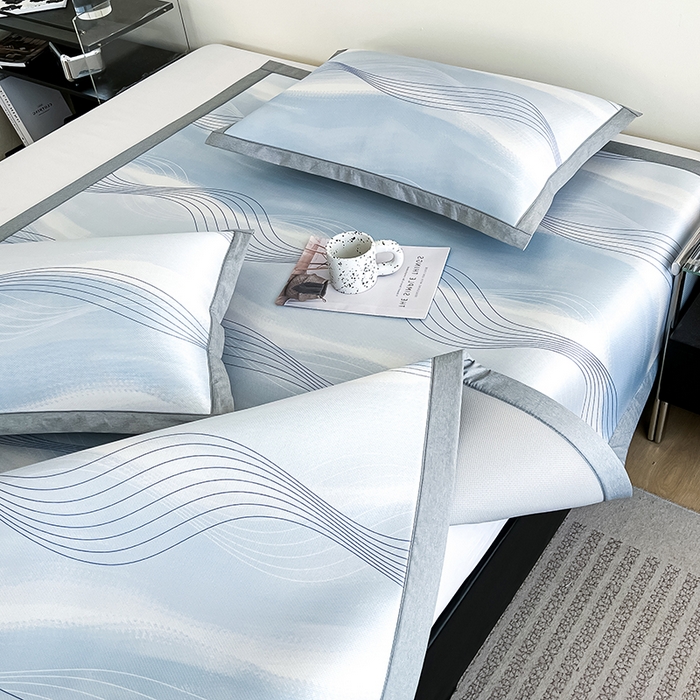 91家纺网 家纺一手货源 找家纺 倾慕家纺 2026新款A类简约风牛奶丝数码印花冰丝凉席 舞动乐符