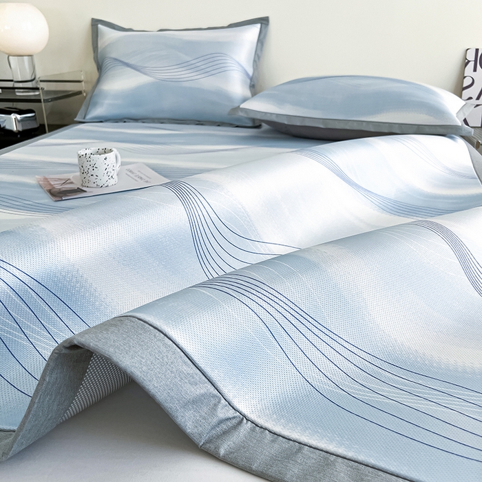 91家纺网 家纺一手货源 找家纺 倾慕家纺 2026新款A类简约风牛奶丝数码印花冰丝凉席 舞动乐符