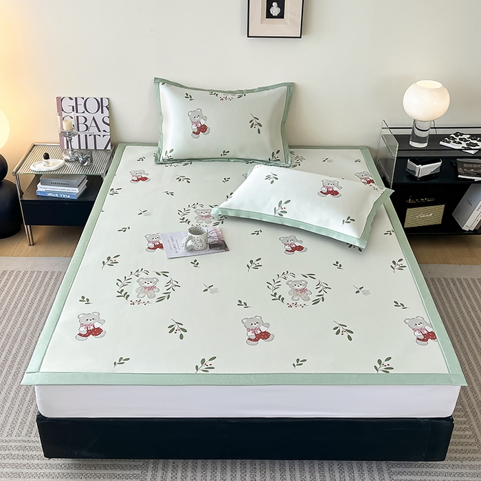 91家纺网 家纺一手货源 找家纺 倾慕家纺 2026新款A类简约风牛奶丝数码印花冰丝凉席 花园熊