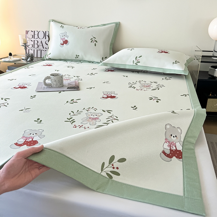 91家纺网 家纺一手货源 找家纺 倾慕家纺 2026新款A类简约风牛奶丝数码印花冰丝凉席 花园熊