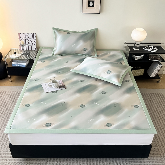 91家纺网 家纺一手货源 找家纺 倾慕家纺 2026新款A类简约风牛奶丝数码印花冰丝凉席 梦幻星球绿