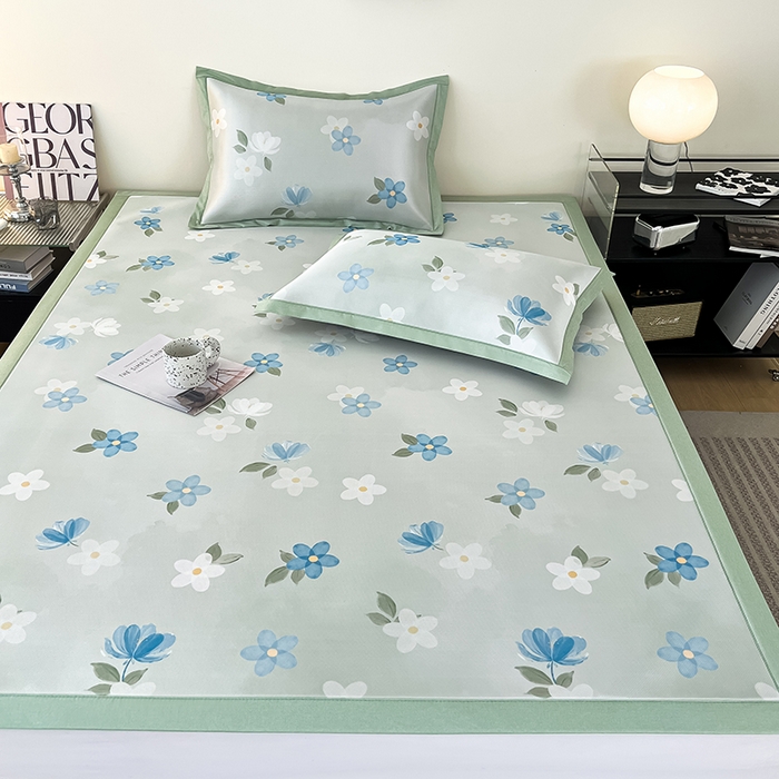 91家纺网 家纺一手货源 找家纺 倾慕家纺 2026新款A类简约风牛奶丝数码印花冰丝凉席 梦幻花朵绿