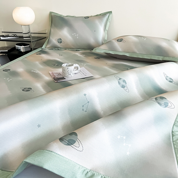 91家纺网 家纺一手货源 找家纺 倾慕家纺 2026新款A类简约风牛奶丝数码印花冰丝凉席 梦幻星球绿