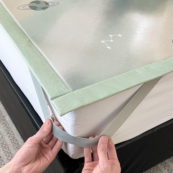 91家纺网 家纺一手货源 找家纺 倾慕家纺 2026新款A类简约风牛奶丝数码印花冰丝凉席 梦幻星球绿