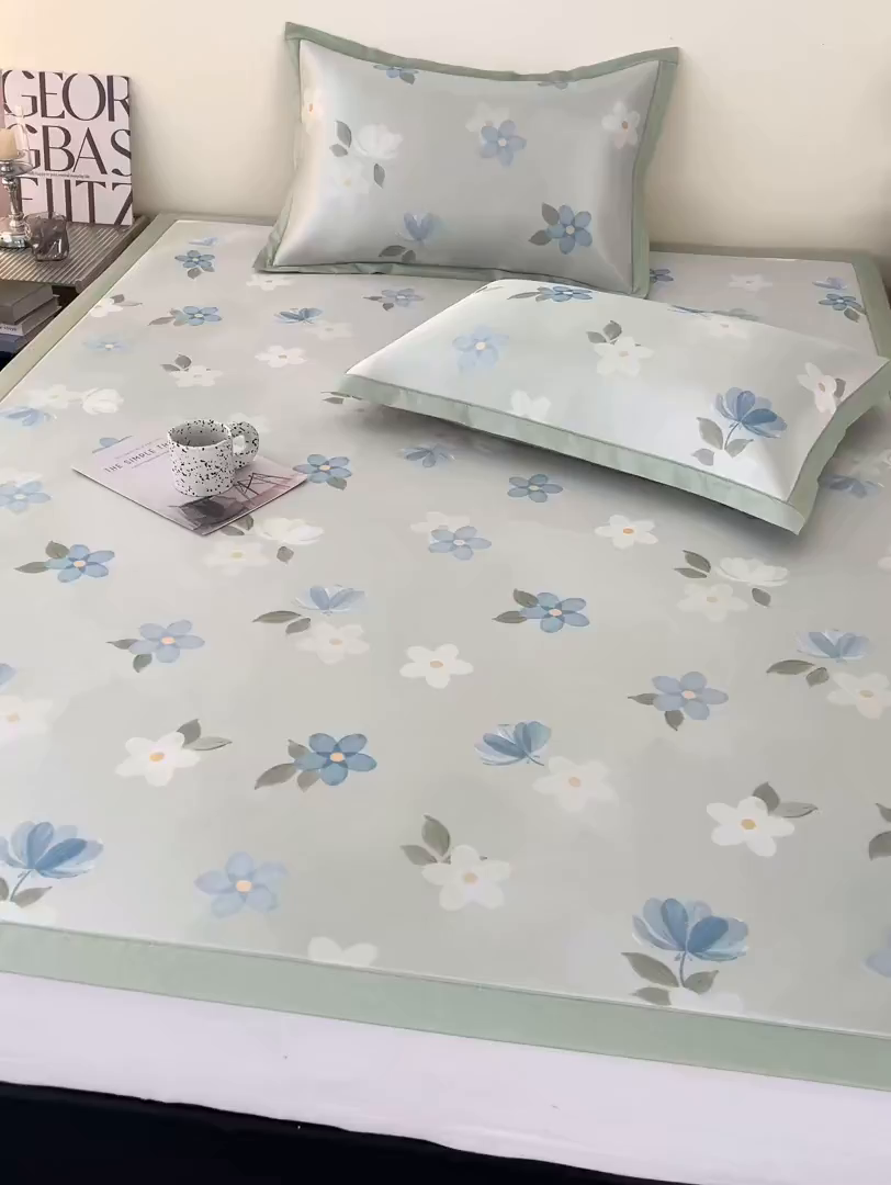 91家纺网 家纺一手货源 找家纺 倾慕家纺 2026新款A类简约风牛奶丝数码印花冰丝凉席 梦幻花朵绿