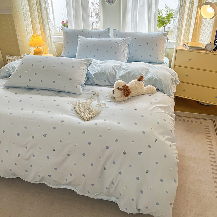 91家纺网 家纺一手货源 找家纺 帛洵家纺 2026新款110g超柔水洗宝宝有氧仿棉四件套（提供买家秀） 草莓多多-兰