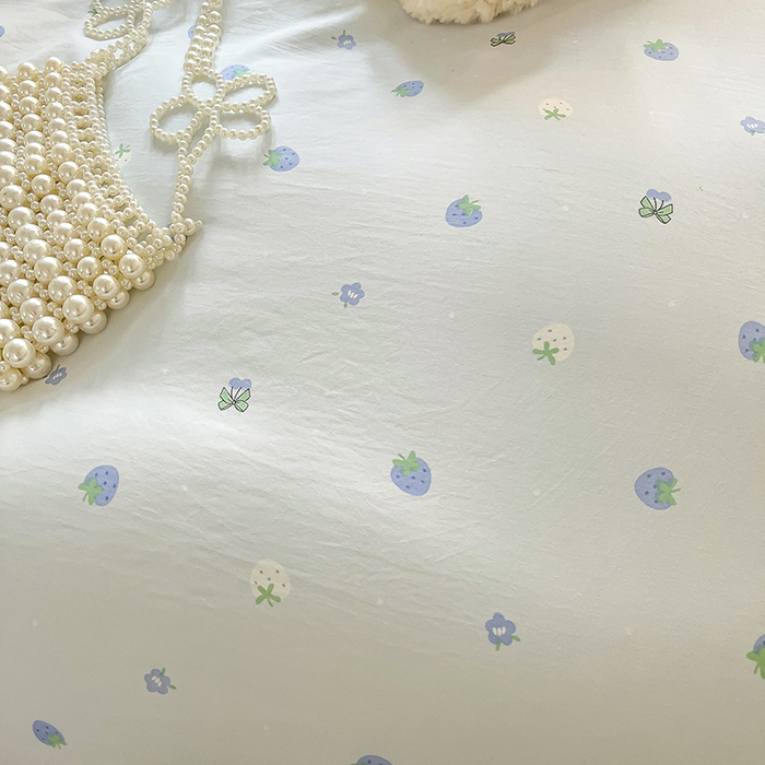 91家纺网 家纺一手货源 找家纺 帛洵家纺 2026新款110g超柔水洗宝宝有氧仿棉四件套（提供买家秀） 草莓多多-兰