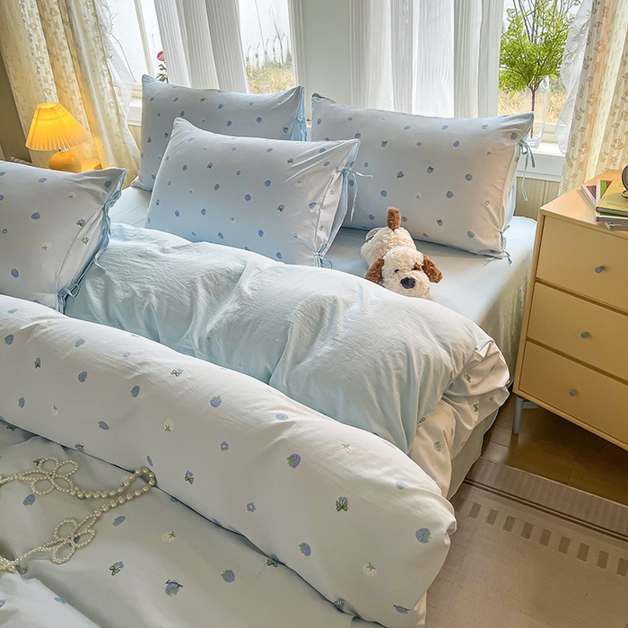 91家纺网 家纺一手货源 找家纺 帛洵家纺 2026新款110g超柔水洗宝宝有氧仿棉四件套（提供买家秀） 草莓多多-兰