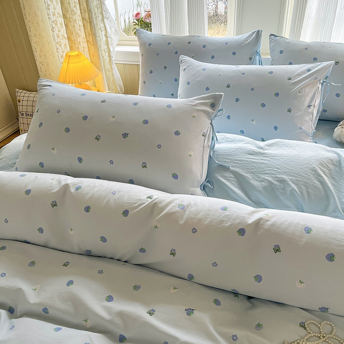 91家纺网 家纺一手货源 找家纺 帛洵家纺 2026新款110g超柔水洗宝宝有氧仿棉四件套（提供买家秀） 草莓多多-兰