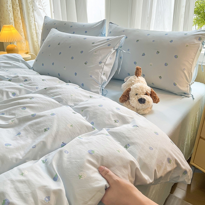 91家纺网 家纺一手货源 找家纺 帛洵家纺 2026新款110g超柔水洗宝宝有氧仿棉四件套（提供买家秀） 草莓多多-兰