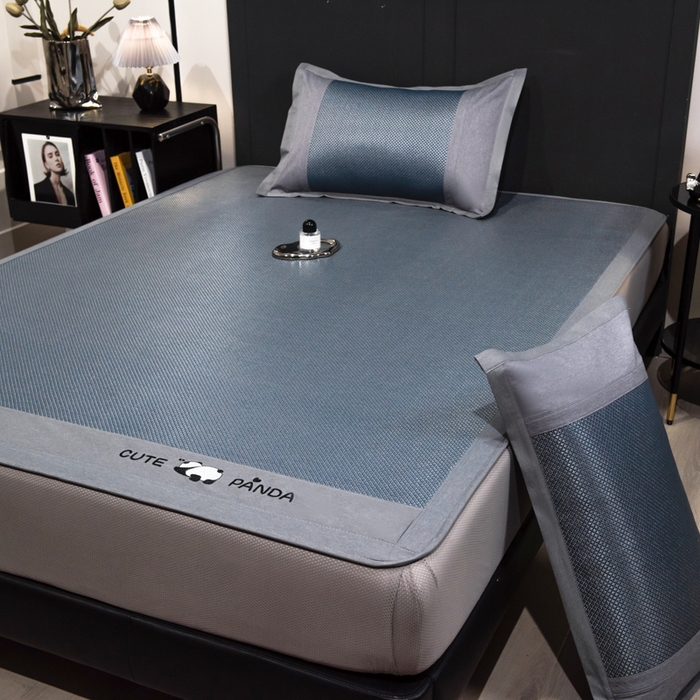 91家纺网 家纺一手货源 找家纺 倾慕家纺 2026新款A类刺绣冰藤席--床笠款 刺绣熊猫蓝色床笠款