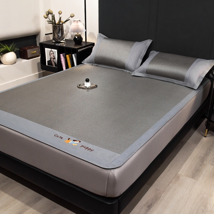 91家纺网 家纺一手货源 找家纺 （总）倾慕家纺 2026新款A类刺绣冰藤席--床笠款