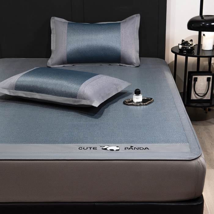 91家纺网 家纺一手货源 找家纺 倾慕家纺 2026新款A类刺绣冰藤席--床笠款 刺绣熊猫蓝色床笠款