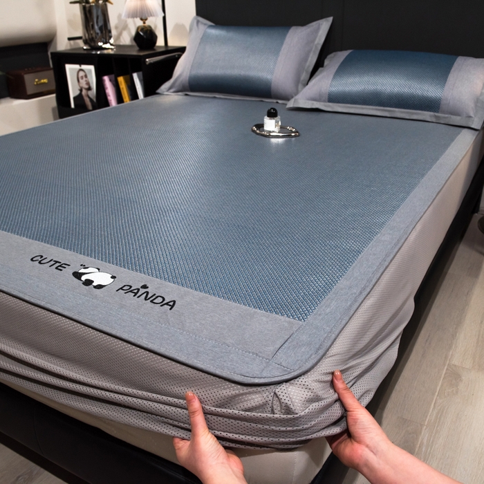 91家纺网 家纺一手货源 找家纺 倾慕家纺 2026新款A类刺绣冰藤席--床笠款 刺绣熊猫蓝色床笠款