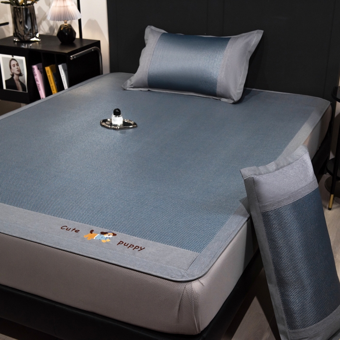 91家纺网 家纺一手货源 找家纺 倾慕家纺 2026新款A类刺绣冰藤席--床笠款 刺绣小狗蓝色床笠款