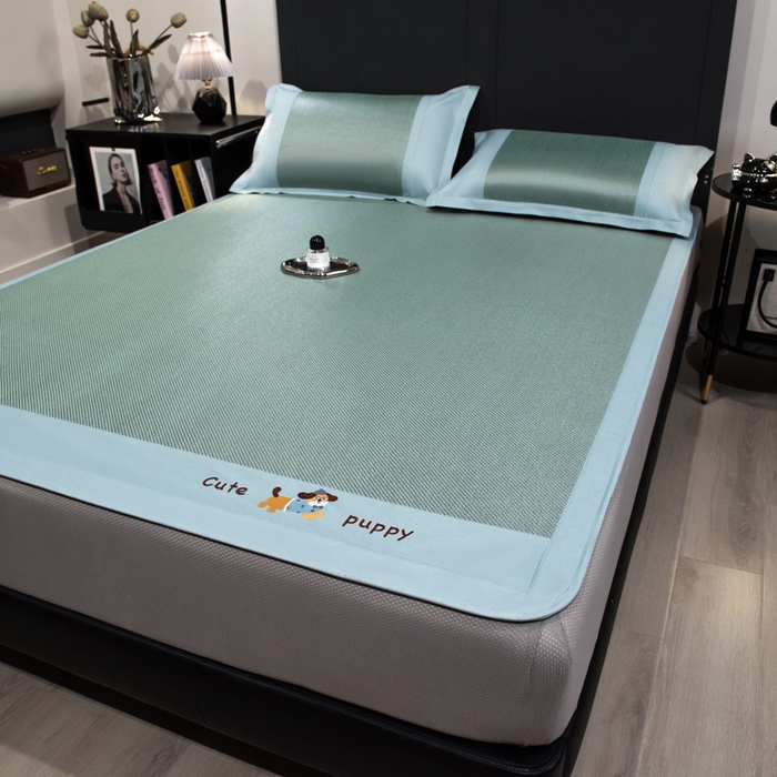 91家纺网 家纺一手货源 找家纺 倾慕家纺 2026新款A类刺绣冰藤席--床笠款 刺绣小狗绿色床笠款