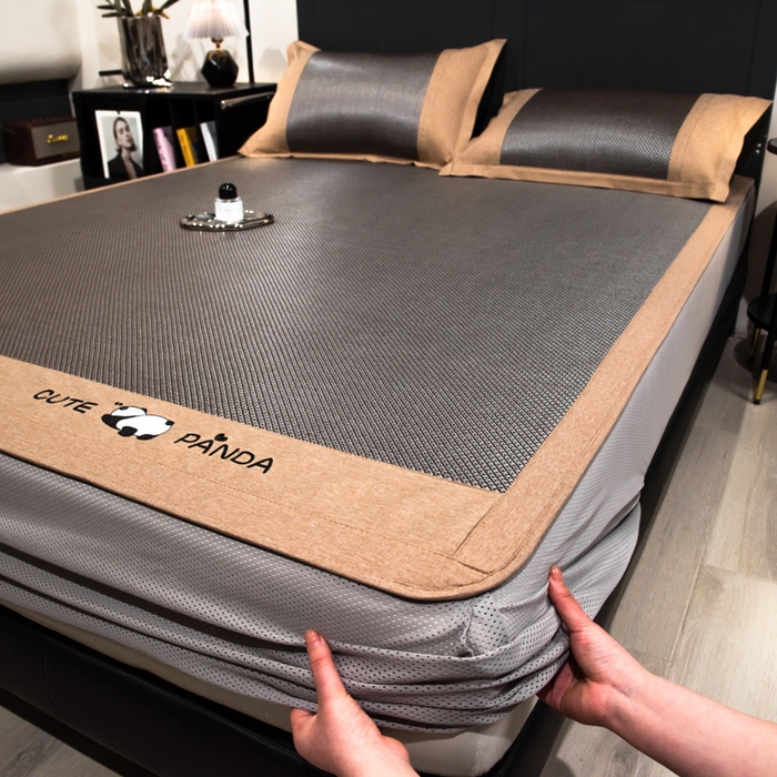 91家纺网 家纺一手货源 找家纺 倾慕家纺 2026新款A类刺绣冰藤席--床笠款 刺绣熊猫银咖色床笠款