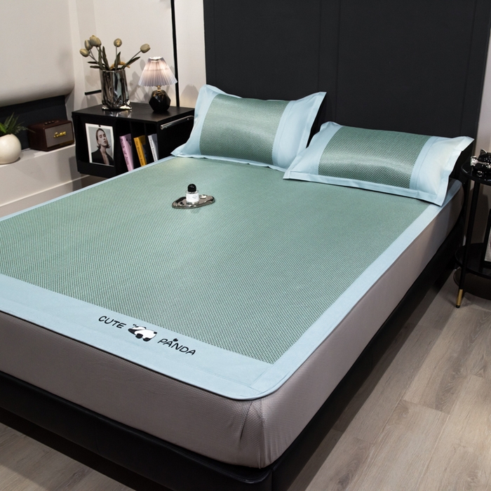 91家纺网 家纺一手货源 找家纺 倾慕家纺 2026新款A类刺绣冰藤席--床笠款 刺绣熊猫绿色床笠款