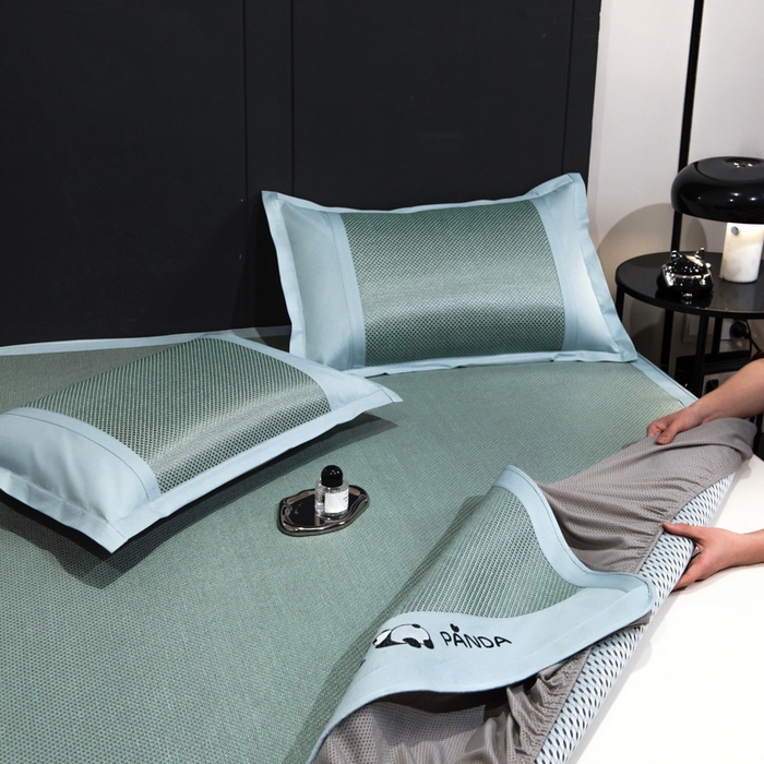 91家纺网 家纺一手货源 找家纺 倾慕家纺 2026新款A类刺绣冰藤席--床笠款 刺绣熊猫绿色床笠款